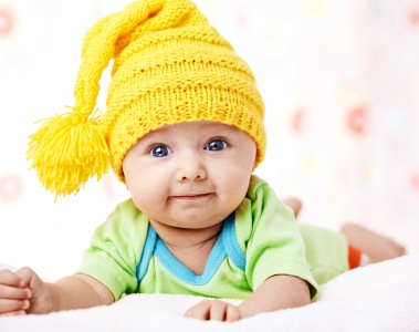 baby-with-hat-contact
